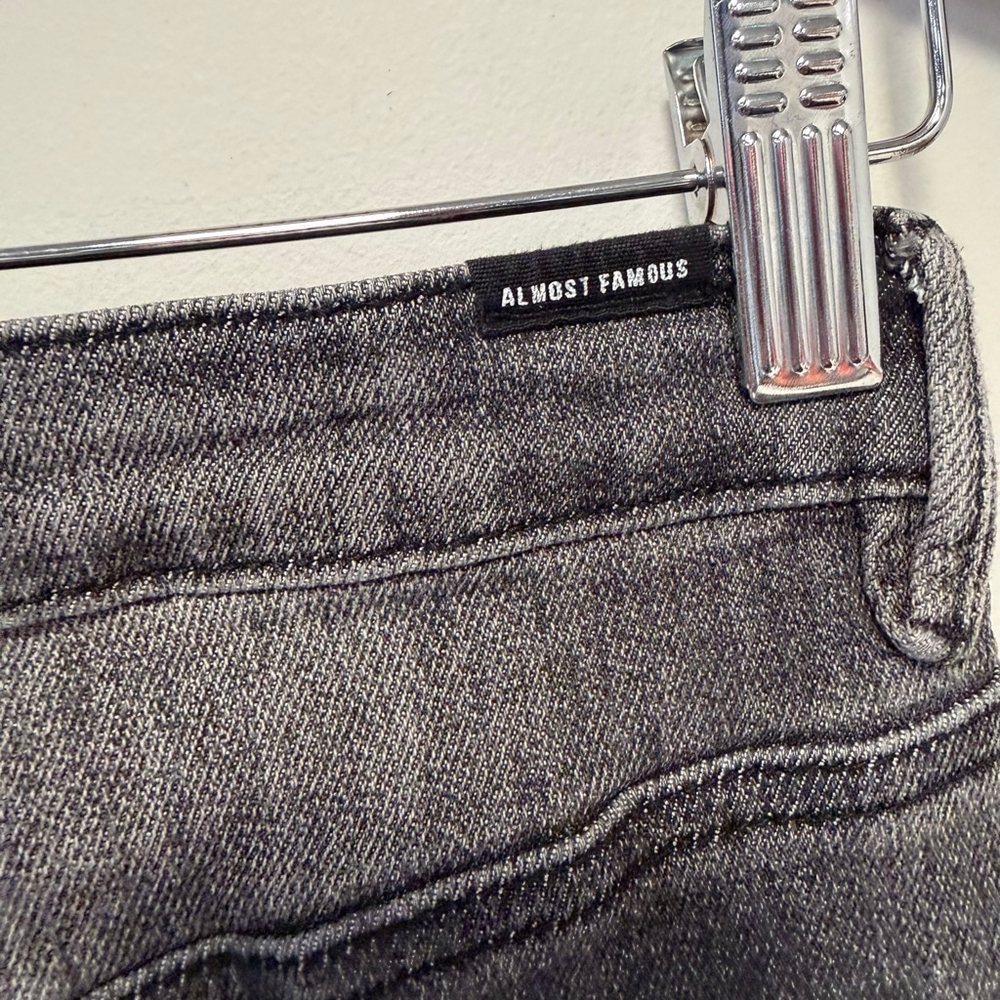 Juniors Almost Famous Skinny Jeans Size 3 Gray Distressed - Picture 5 of 13